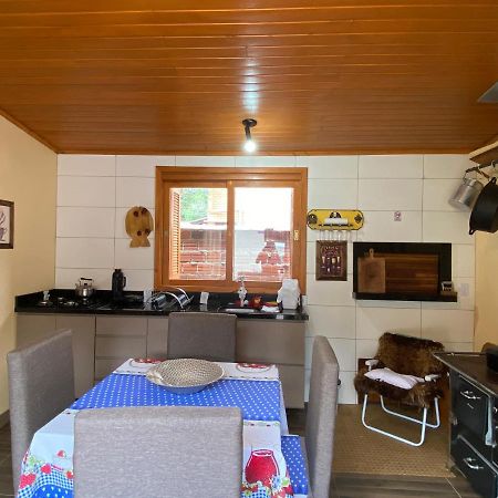 Casa Aconchegante Ou Suites Privativas Canela Bagian luar foto